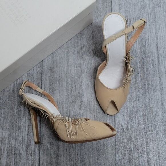 Maison Margiela Fringed Crepe & Suede Slingback Peep Toe Stiletto Pumps NEW 37 - Picture 2 of 11